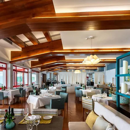 De (adults Only) Hotel 4*
