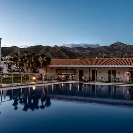 מלון De (adults Only) 4*