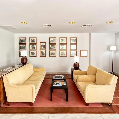 De (adults Only) נרחה